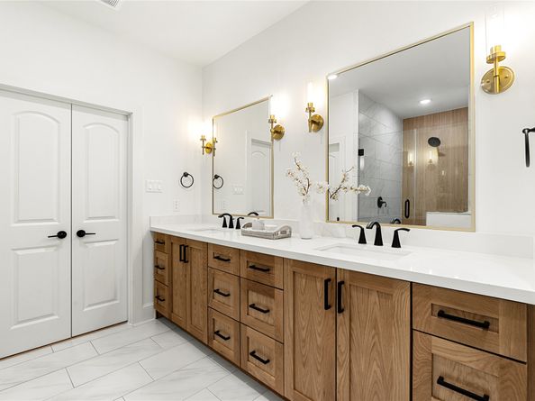 1614 Ojeman Road E, Houston TX 77055