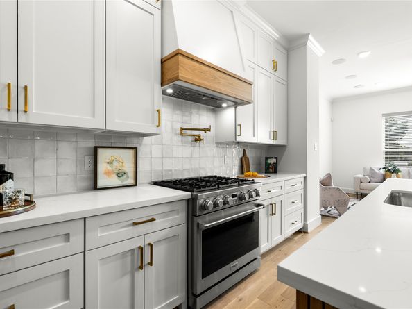 1614 Ojeman Road E, Houston TX 77055