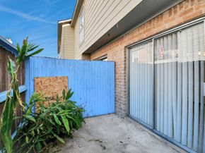 9350 Country Creek Drive 6, Houston TX 77036