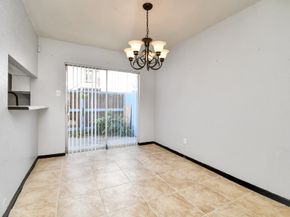 9350 Country Creek Drive 6, Houston TX 77036