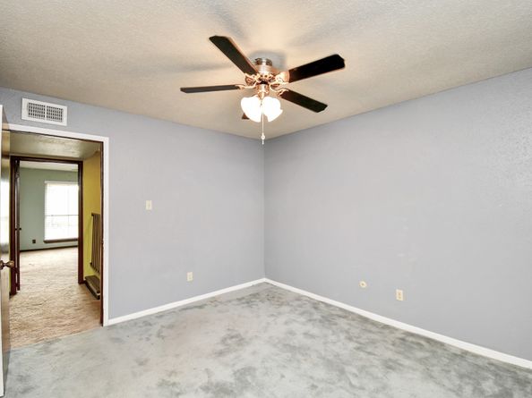 9350 Country Creek Drive 6, Houston TX 77036