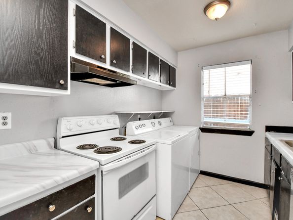 9350 Country Creek Drive 6, Houston TX 77036