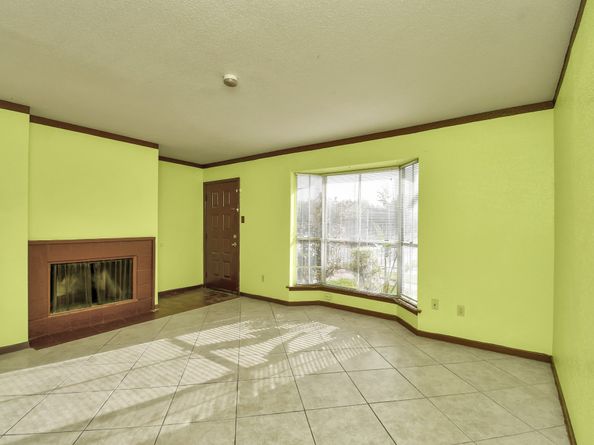 9350 Country Creek Drive 6, Houston TX 77036