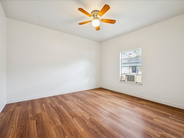 7933 Elwood Street, Houston TX 77012