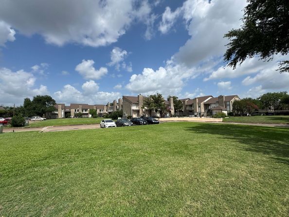2011 Spenwick Drive 511, Houston TX 77055