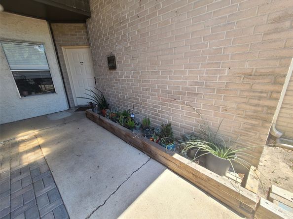 2011 Spenwick Drive 511, Houston TX 77055