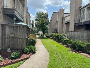 2011 Spenwick Drive 511, Houston TX 77055