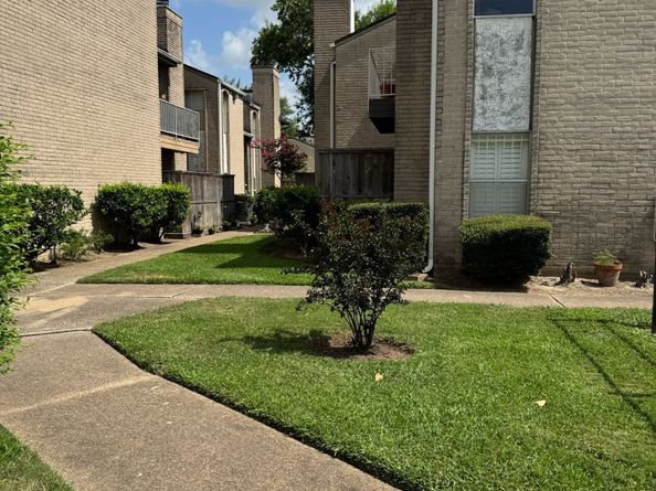 2011 Spenwick Drive 511, Houston TX 77055