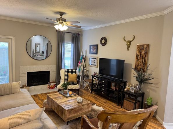 2011 Spenwick Drive 511, Houston TX 77055