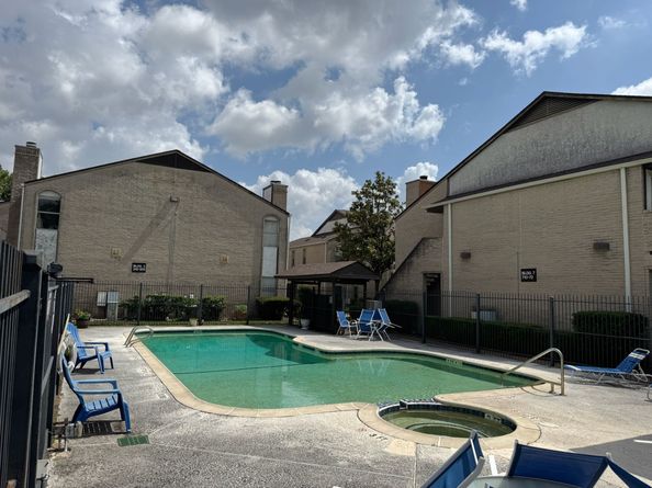 2011 Spenwick Drive 511, Houston TX 77055