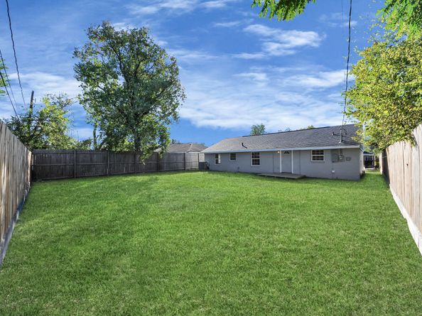 5959 Belmark Street, Houston TX 77033