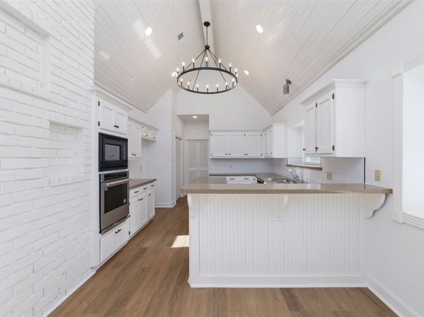 6306 Castle Lane Drive, Houston TX 77066