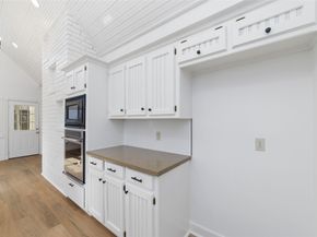 6306 Castle Lane Drive, Houston TX 77066