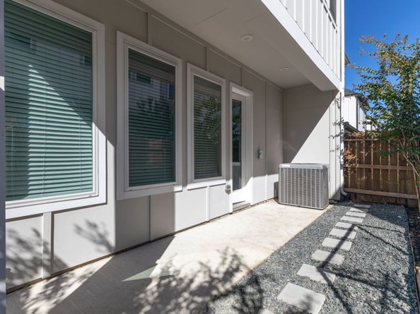 6716 PARKER OAKS Lane, Houston TX 77076