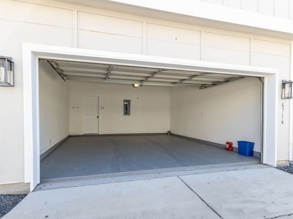 6716 PARKER OAKS Lane, Houston TX 77076