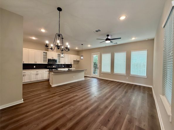 6716 PARKER OAKS Lane, Houston TX 77076