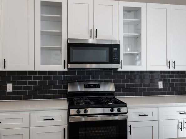 6716 PARKER OAKS Lane, Houston TX 77076