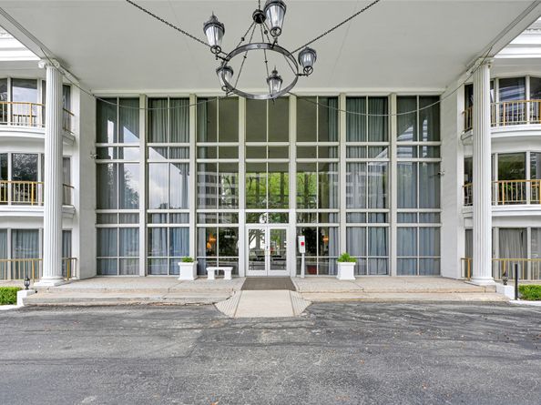 5050 Ambassador Way 314, Houston TX 77056