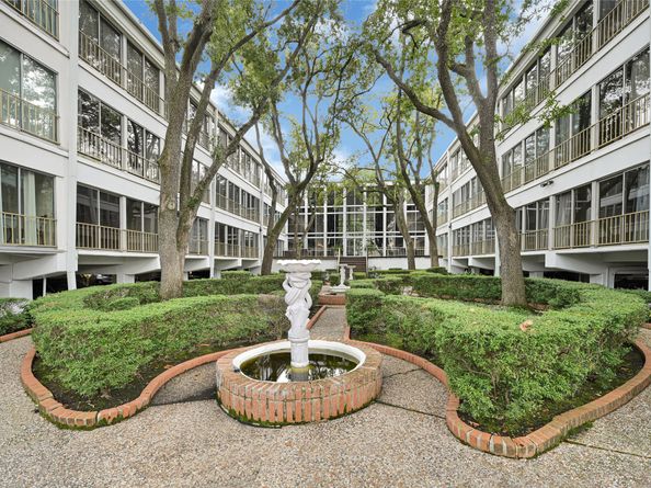 5050 Ambassador Way 314, Houston TX 77056