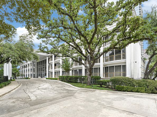 5050 Ambassador Way 314, Houston TX 77056