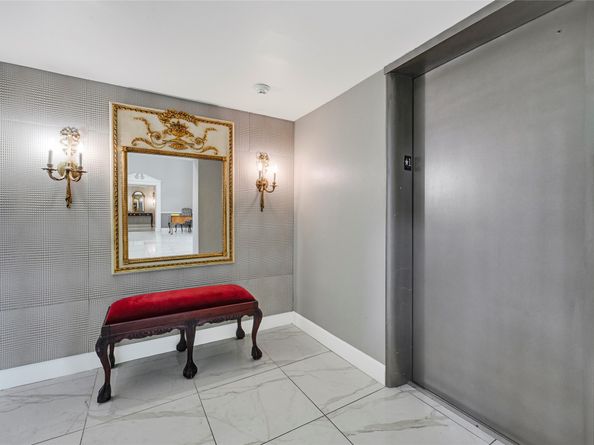 5050 Ambassador Way 314, Houston TX 77056