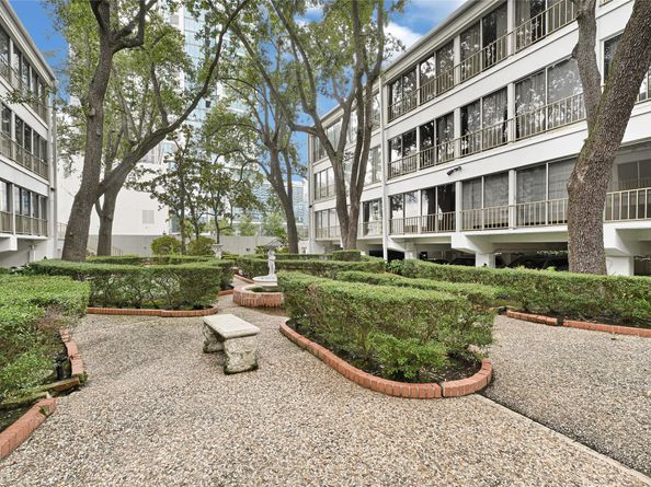 5050 Ambassador Way 314, Houston TX 77056