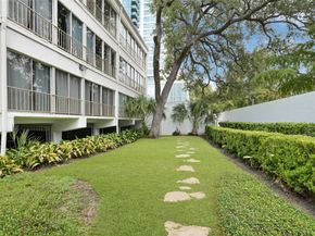 5050 Ambassador Way 314, Houston TX 77056