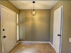 9138 Wilcrest Drive 9138, Houston TX 77099