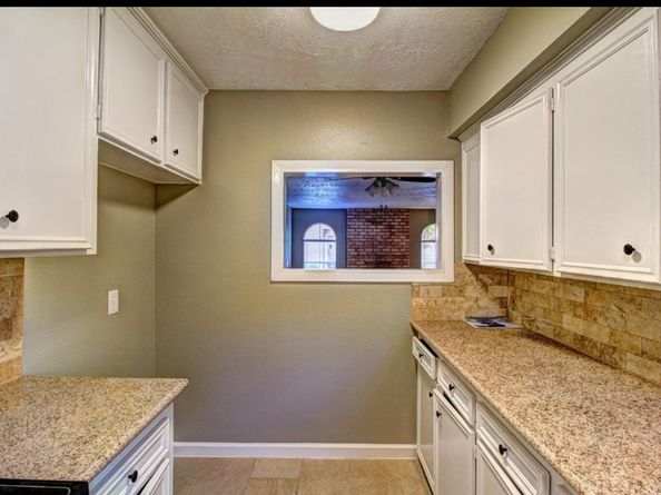 9138 Wilcrest Drive 9138, Houston TX 77099