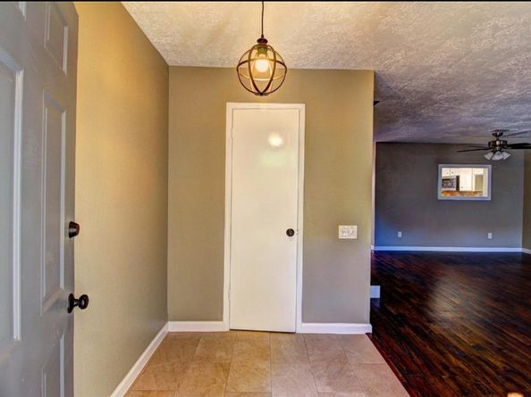 9138 Wilcrest Drive 9138, Houston TX 77099