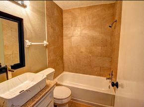 9138 Wilcrest Drive 9138, Houston TX 77099