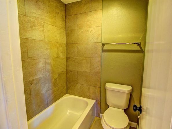 9138 Wilcrest Drive 9138, Houston TX 77099