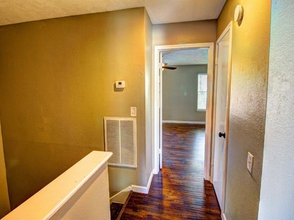 9138 Wilcrest Drive 9138, Houston TX 77099