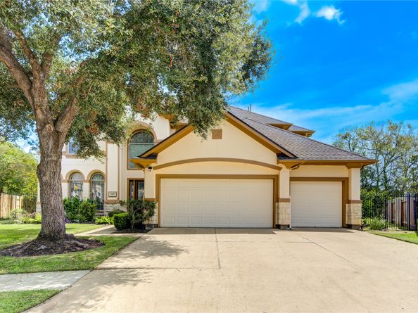 5207 Eagle Pointe Court, Sugar Land TX 77479