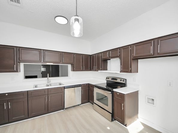 12500 Brookglade Circle 176, Houston TX 77099