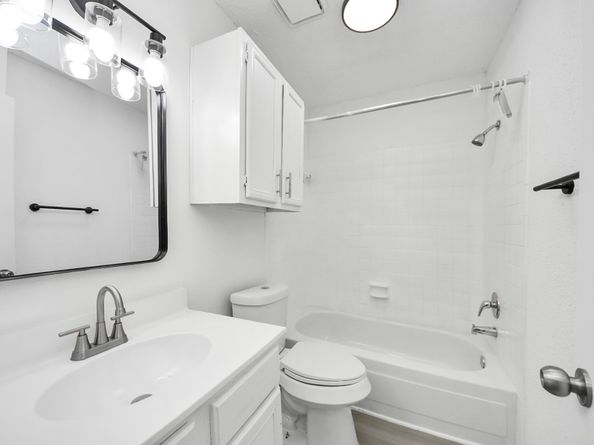 12500 Brookglade Circle 176, Houston TX 77099