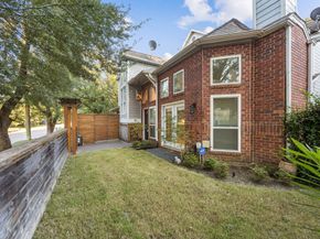 220 E 8th Street, Houston TX 77007