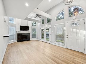 220 E 8th Street, Houston TX 77007