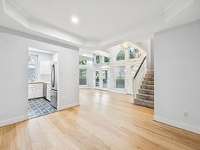 220 E 8th Street, Houston TX 77007