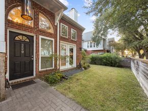 220 E 8th Street, Houston TX 77007