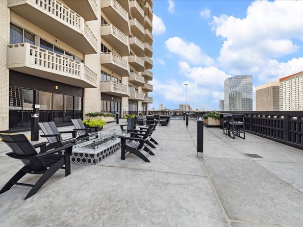 2016 Main Street 2417, Houston TX 77002