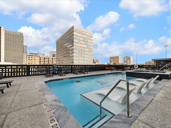 2016 Main Street 2417, Houston TX 77002