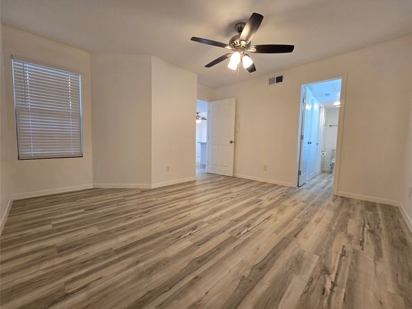 12660 Ashford Point Drive 402, Houston TX 77082