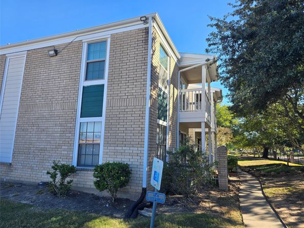 12660 Ashford Point Drive 402, Houston TX 77082