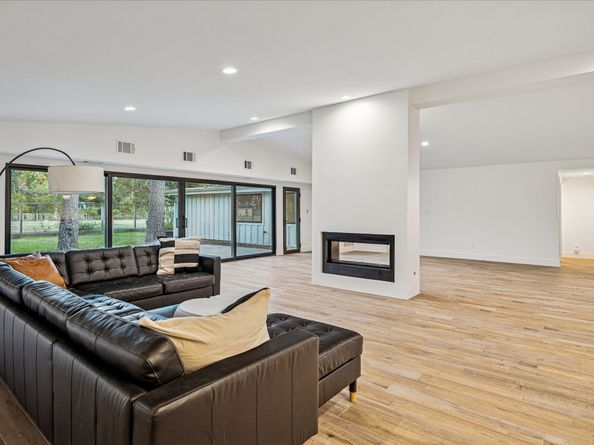 334 Wycliffe Drive, Houston TX 77079