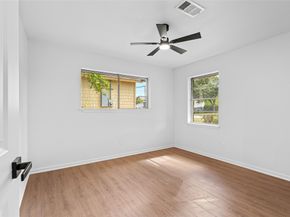 719 E 40th 1/2 Street, Houston TX 77022