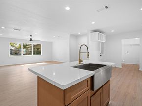 719 E 40th 1/2 Street, Houston TX 77022