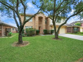 10810 Desert Springs Circle, Houston TX 77095