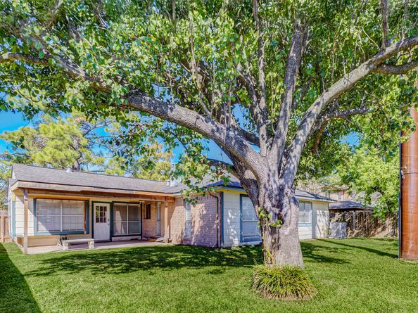 4247 Southchase Lane, Houston TX 77014