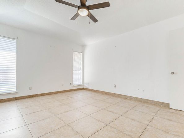 4247 Southchase Lane, Houston TX 77014